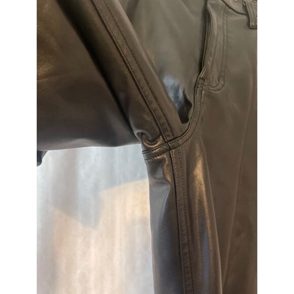 Abercrombie & Fitch 90's Straight Ultra High Rise Faux Leather Black 30/10 NWOT - Picture 6 of 9